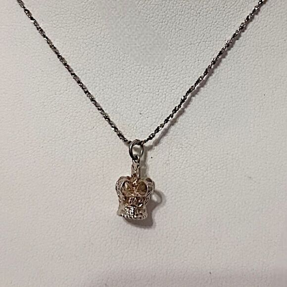 Sterling Silver Crown Necklace Pendant 3D Vintage Dainty Delicate 18" Chain 925. - Picture 1 of 16
